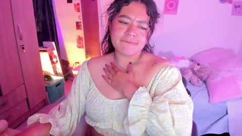 Snapshot of stephanifox chatting on 02-05-25, 04:06 Stephanie online show from 02-05-25, 04:06