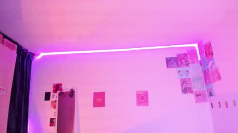 Snapshot of stephanifox chatting on 02-06-25, 02:00 Stephanie online show from 02-06-25, 02:00