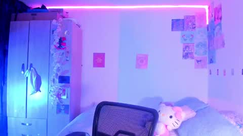 Snapshot of stephanifox chatting on 02-18-25, 11:52 Stephanie online show from 02-18-25, 11:52