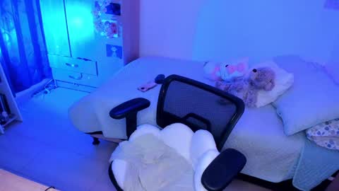 Snapshot of stephanifox chatting on 03-04-25, 01:23 Stephanie online show from 03-04-25, 01:23