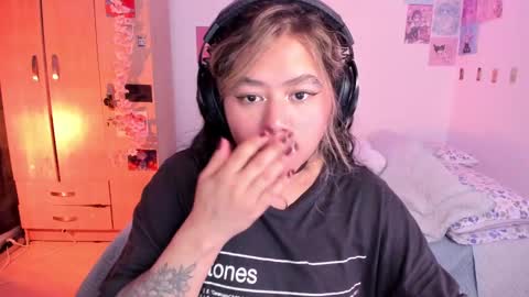 Snapshot of stephanifox chatting on 03-11-25, 12:44 Stephanie online show from 03-11-25, 12:44