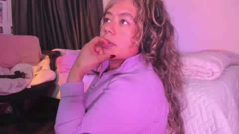 Snapshot of stephanifox chatting on 09-09-25, 06:35 Stephanie online show from 09-09-25, 06:35