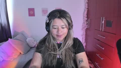 Snapshot of stephanifox chatting on 09-21-25, 09:16 Stephanie online show from 09-21-25, 09:16