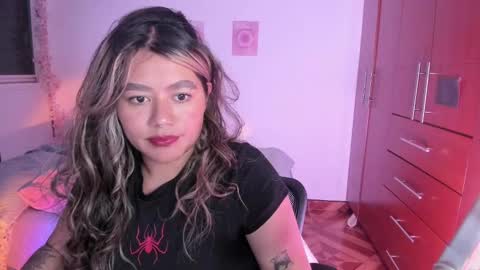 Snapshot of stephanifox chatting on 10-04-25, 11:36 Stephanie online show from 10-04-25, 11:36