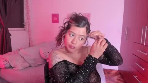 Snapshot of stephanifox chatting on 10-13-25, 11:38 Stephanie online show from 10-13-25, 11:38