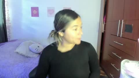 Snapshot of stephanifox chatting on 10-24-25, 09:55 Stephanie online show from 10-24-25, 09:55