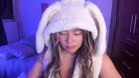 Snapshot of stephanifox chatting on 10-29-25, 12:57 Stephanie online show from 10-29-25, 12:57