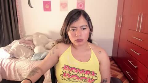 Snapshot of stephanifox chatting on 11-18-25, 01:22 Stephanie online show from 11-18-25, 01:22