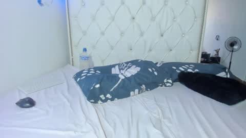 Anny online show from 09-19-25, 10:10