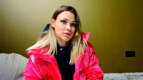 Stephany online show from 12-23-25, 05:05