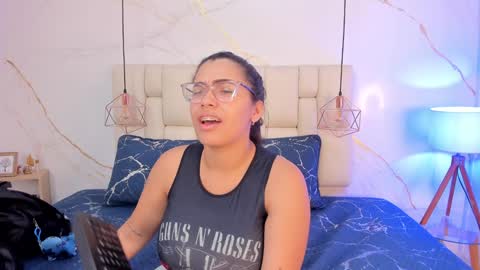 Stefanny online show from 12-19-24, 09:49