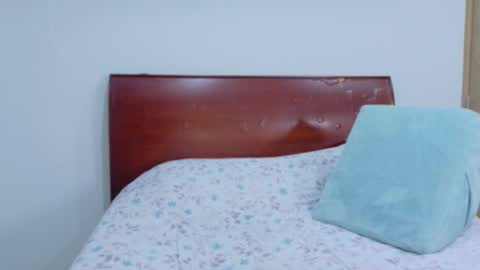 Stephany online show from 10-06-25, 03:59