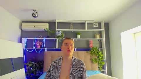 Stephie online show from 02-23-26, 06:22