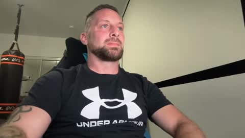 Snapshot of steve897819 chatting on 09-10-25, 01:27 steve897819 online show from 09-10-25, 01:27