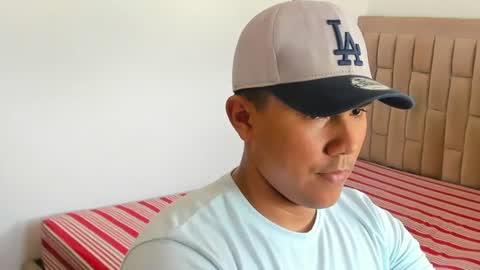 Snapshot of steve_hard_ chatting on 07-18-26, 04:00 steve online show from 07-18-26, 04:00