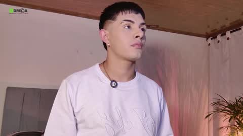 Snapshot of steveen_1604 chatting on 12-23-25, 03:48 Stevenn online show from 12-23-25, 03:48