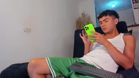 Snapshot of steven_baby69 chatting on 06-01-26, 08:10 STEVENN online show from 06-01-26, 08:10
