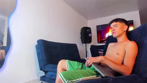 Snapshot of steven_baby69 chatting on 07-01-26, 06:40 STEVENN online show from 07-01-26, 06:40