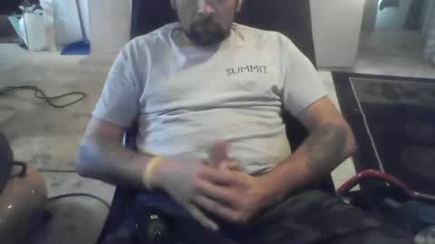 Snapshot of steveneg13 chatting on 10-14-25, 01:45 Steveneg13 online show from 10-14-25, 01:45