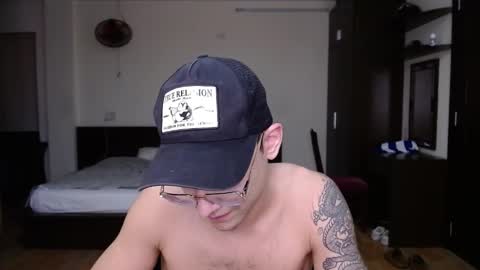 Alex   online show from 02-28-25, 06:20