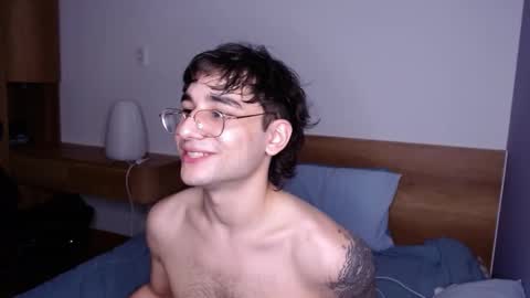 Snapshot of steveoceanbeanhuge chatting on 02-20-26, 04:07 Alex online show from 02-20-26, 04:07