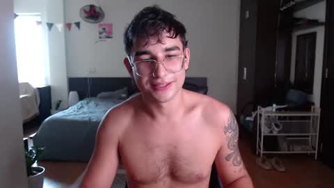 Snapshot of steveoceanbeanhuge chatting on 06-11-26, 04:21 Alex online show from 06-11-26, 04:21