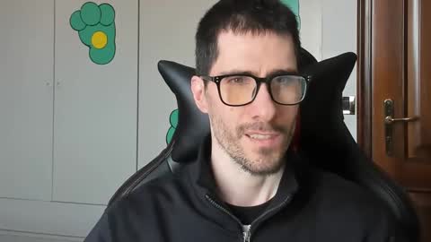 Snapshot of stevex870 chatting on 03-03-25, 01:42 Steve online show from 03-03-25, 01:42