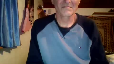 Snapshot of steviehard7 chatting on 03-10-25, 04:38 steviehard7 online show from 03-10-25, 04:38