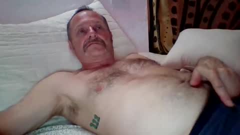 Snapshot of steviehard7 chatting on 12-14-25, 04:51 steviehard7 online show from 12-14-25, 04:51