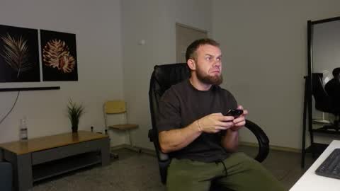 Snapshot of stewart_benzo chatting on 12-21-25, 02:51 Stewart Barnz online show from 12-21-25, 02:51