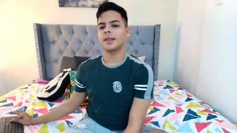 Snapshot of stewart_mateo_ chatting on 12-02-25, 02:06 stewart online show from 12-02-25, 02:06