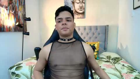 Snapshot of stewart_mateo_ chatting on 12-14-25, 02:28 stewart online show from 12-14-25, 02:28