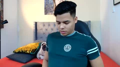 Snapshot of stewart_mateo_ chatting on 12-15-25, 02:16 stewart online show from 12-15-25, 02:16