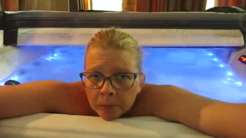Snapshot of stickywethoney chatting on 05-15-26, 12:01 Stickywethoney online show from 05-15-26, 12:01