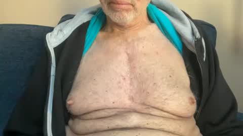 Snapshot of stillbad2 chatting on 01-08-26, 03:47 Stillbad2 online show from 01-08-26, 03:47