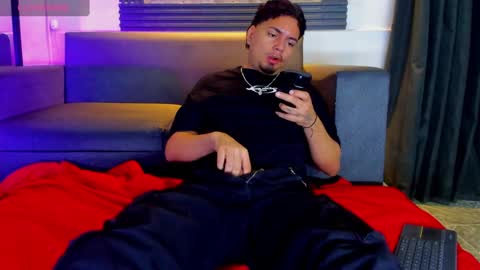 friends online show from 09-25-25, 05:05