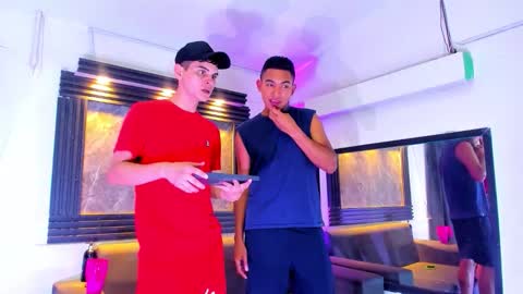 friends online show from 11-08-25, 04:23