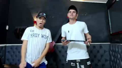 friends online show from 11-29-25, 04:26