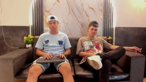 friends online show from 03-31-26, 04:02