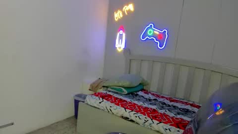 Stiwen online show from 10-29-25, 01:35