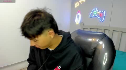 Stiwen online show from 11-07-25, 01:55