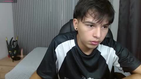 Snapshot of stiwentwink chatting on 04-27-26, 02:04 Stiwen online show from 04-27-26, 02:04