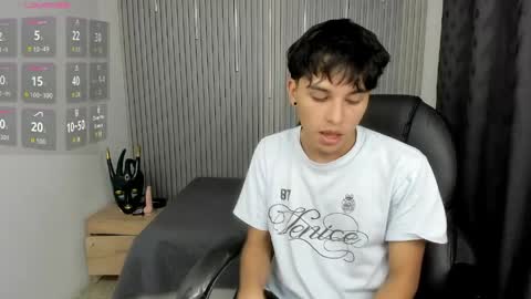 Snapshot of stiwentwink chatting on 05-29-26, 02:26 Stiwen online show from 05-29-26, 02:26