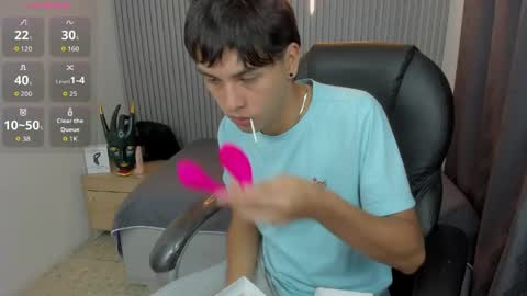 Snapshot of stiwentwink chatting on 06-03-26, 02:08 Stiwen online show from 06-03-26, 02:08