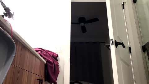 Snapshot of stlhotwifeguy chatting on 12-28-24, 03:58 stlhotwifeguy online show from 12-28-24, 03:58