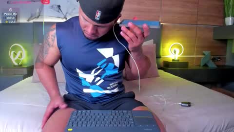 Stone Lee  online show from 11-03-25, 09:05