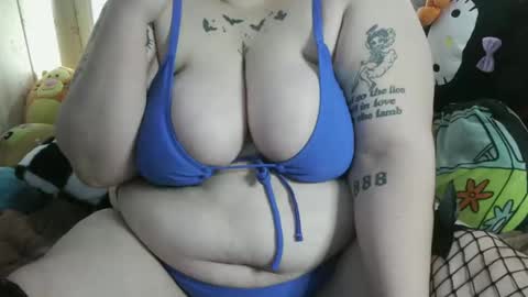 Snapshot of stonedbbw01 chatting on 11-18-25, 05:56 stonedbbw01 online show from 11-18-25, 05:56
