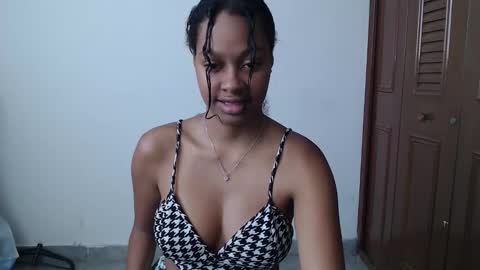 Snapshot of stormihills chatting on 02-14-26, 05:32 Sweety Stormi online show from 02-14-26, 05:32