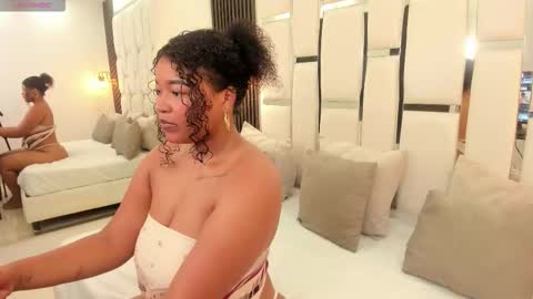 Snapshot of stormy_kox chatting on 11-26-25, 02:34 Stormy online show from 11-26-25, 02:34