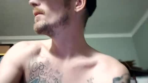 Snapshot of str33twyz3 chatting on 11-01-25, 01:07 Streetwyze online show from 11-01-25, 01:07